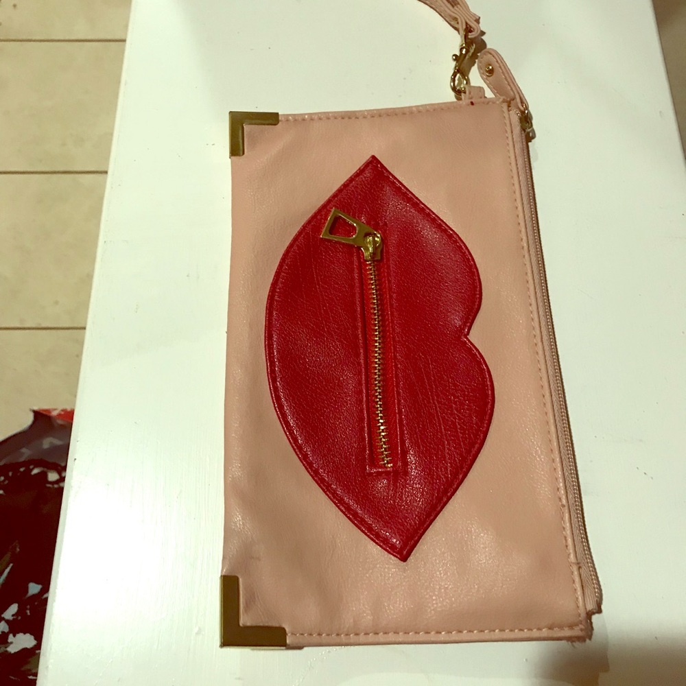Wristlet